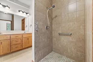 682 Bibeau Ct, Vadnais Heights, MN 55127 - Photo 14