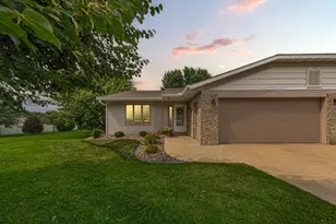 170 Autumn Pl NE, Owatonna, MN 55060 - Photo 2