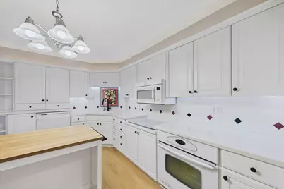 1021 Sibley Memorial Highway #204, Mendota Heights, MN 55118 - Photo 10