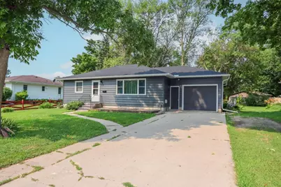 916 5th Street SW, Waseca, MN 56093 - Photo 1