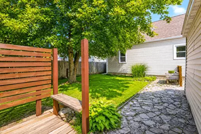 2102 E Oakland Avenue, Austin, MN 55912 - Photo 8