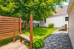 2102 E Oakland Ave, Austin, MN 55912 - Photo 8