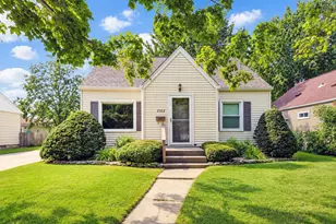 2102 E Oakland Ave, Austin, MN 55912 - Photo 1