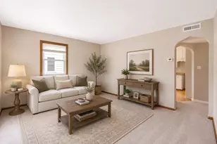 2102 E Oakland Ave, Austin, MN 55912 - Photo 14