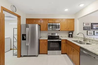 6100 Auto Club Road #305, Bloomington, MN 55438 - Photo 8