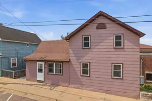 37 N Hill St, Fountain City, WI 54629 - Photo 1