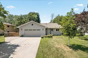 4725 Upland Ln N, Plymouth, MN 55446 - Photo 2