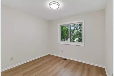 3924 51st Avenue N, Brooklyn Center, MN 55429 - Photo 12