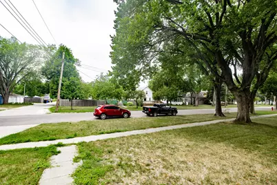 1011 College Street N, Fargo, ND 58102 - Photo 4