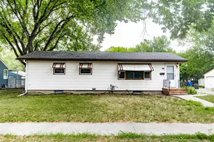 1011 College Street N, Fargo, ND 58102 - Photo 2