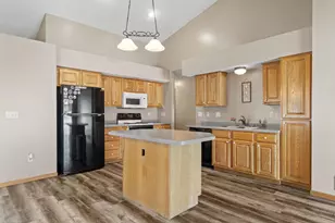 535 Meadows Dr, Hammond, WI 54015 - Photo 6