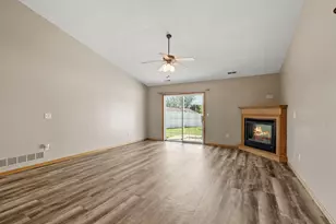 535 Meadows Dr, Hammond, WI 54015 - Photo 8