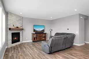 870 Spancil Hl Dr, Woodbury, MN 55129 - Photo 8