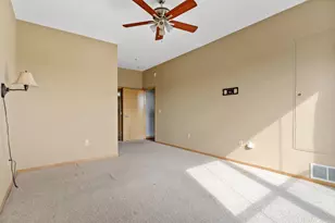 4525 Park Commons Dr, Minneapolis, MN 55416 - Photo 12