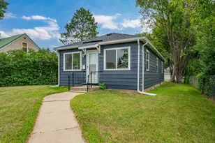 606 NW 7th Ave, Grand Rapids, MN 55744 - Photo 2