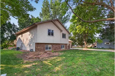 2818 26th Street NW, Rochester, MN 55901 - Photo 2