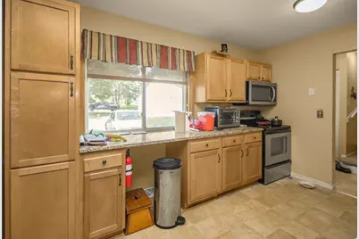 2281 Pond Avenue E #10, Maplewood, MN 55119 - Photo 8