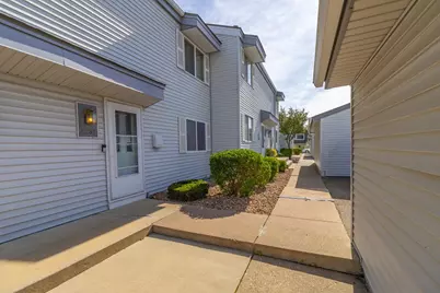 2281 Pond Avenue E #10, Maplewood, MN 55119 - Photo 2