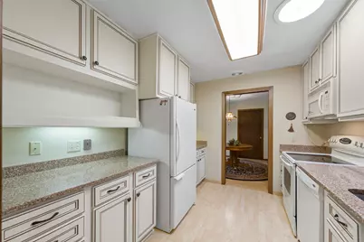 1000 Cannon Valley Drive E #124, Northfield, MN 55057 - Photo 6