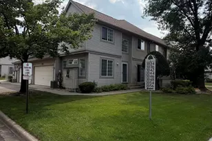 1056 Lovell Ave W, Roseville, MN 55113 - Photo 1