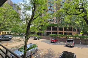 1311 Yale Pl, Minneapolis, MN 55403 - Photo 24