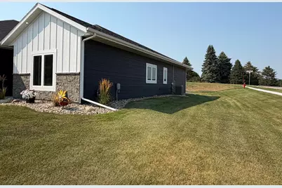 719 Tallgrass Circle, Luverne, MN 56156 - Photo 4