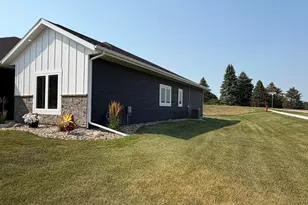 719 Tallgrass Cir, Luverne, MN 56156 - Photo 4