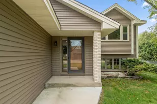 14806 Hallmark Dr, Apple Valley, MN 55124 - Photo 2