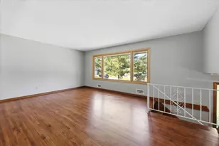 1277 Imperial Ln, New Brighton, MN 55112 - Photo 4