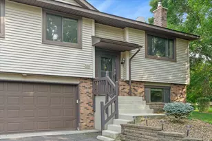 566 Donegal Cir, Shoreview, MN 55126 - Photo 6