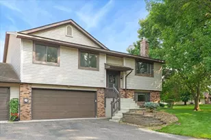 566 Donegal Cir, Shoreview, MN 55126 - Photo 1