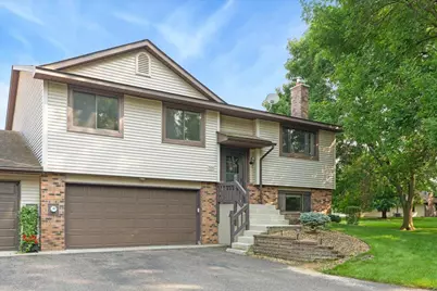 566 Donegal Circle, Shoreview, MN 55126 - Photo 2