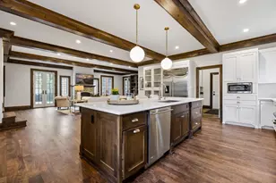2204 W Lake of the Isles Pkwy, Minneapolis, MN 55405 - Photo 12