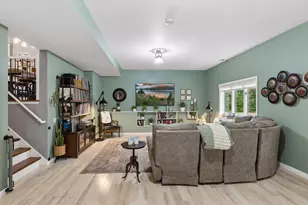 2041 Oakridge St, Saint Paul, MN 55119 - Photo 36