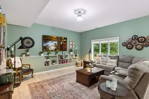 2041 Oakridge St, Saint Paul, MN 55119 - Photo 38