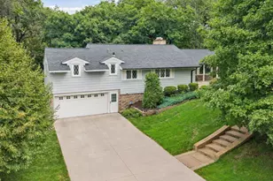 129 Teresa Dr, West Saint Paul, MN 55118 - Photo 2