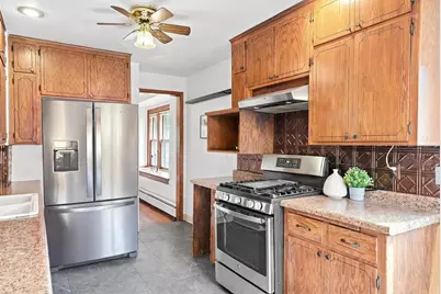 902 Hyacinth Ave E, Saint Paul, MN 55106 - Photo 8