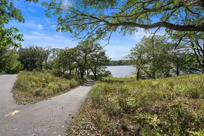 902 Hyacinth Ave E, Saint Paul, MN 55106 - Photo 20