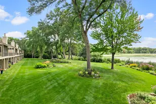 1297 Black Oaks Ct N, Plymouth, MN 55447 - Photo 12