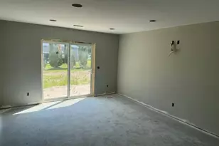 810 Texas Ave NW, Hutchinson, MN 55350 - Photo 2