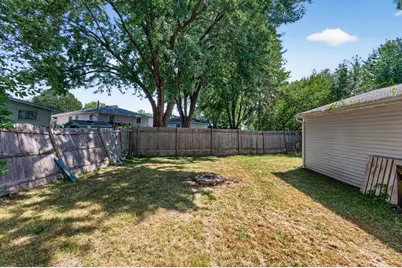 2280 Shryer Avenue E, North Saint Paul, MN 55109 - Photo 24