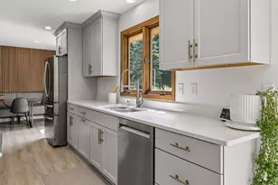1544 McCarthy Rd, Eagan, MN 55121 - Photo 16