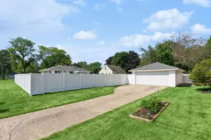 2110 E 87th St, Bloomington, MN 55425 - Photo 36
