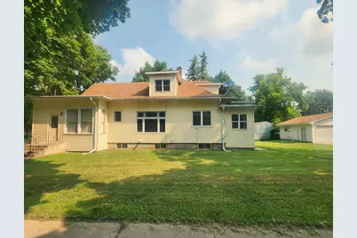 120 Park Avenue W, Renville, MN 56284 - Photo 2