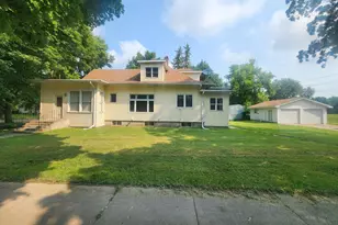 120 Park Ave W, Renville, MN 56284 - Photo 1
