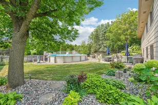 2318 Friendship Ln, Burnsville, MN 55337 - Photo 36