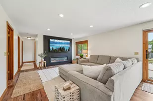 2318 Friendship Ln, Burnsville, MN 55337 - Photo 10