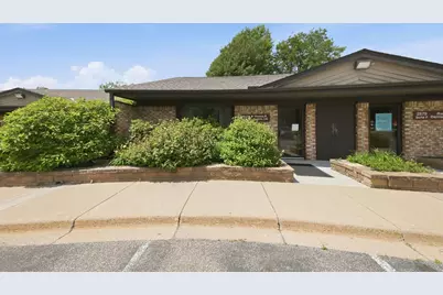 2575 Hamline Avenue N #E, Roseville, MN 55113 - Photo 2