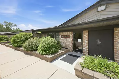 2575 Hamline Avenue N #E, Roseville, MN 55113 - Photo 4