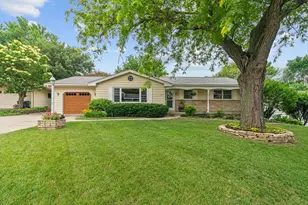 137 Atwood Dr, Mankato, MN 56001 - Photo 1